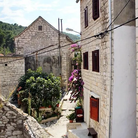 Apartment By The Sea Pucisca, Brac - 770 Pucisca